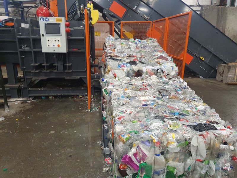 TR82 2-ram ballepresse - ReTec