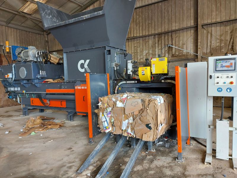 TR82 2-ram ballepresse - ReTec 4