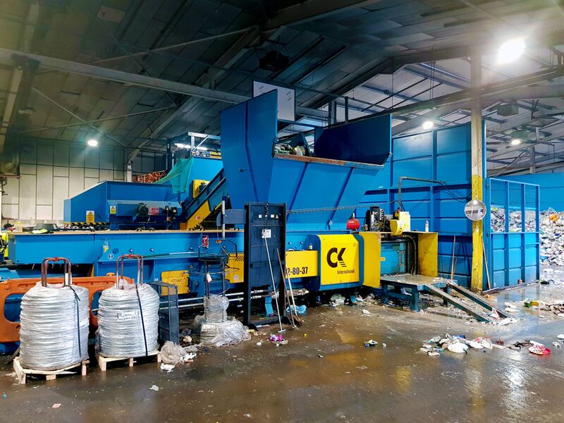 TR82 2-ram ballepresse - ReTec 9