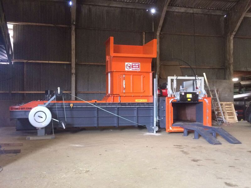 TR82 2-ram ballepresse - ReTec 11