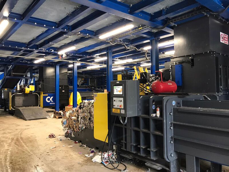 TR82 2-ram ballepresse - ReTec 12