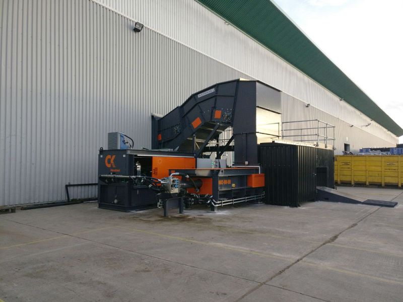 TR82 2-ram ballepresse - ReTec 10