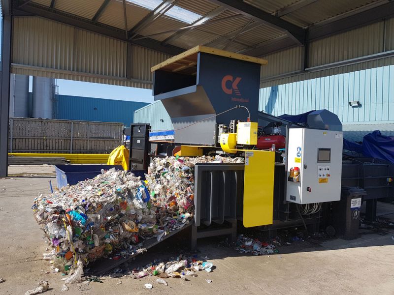 TR82 2-ram ballepresse - ReTec 13