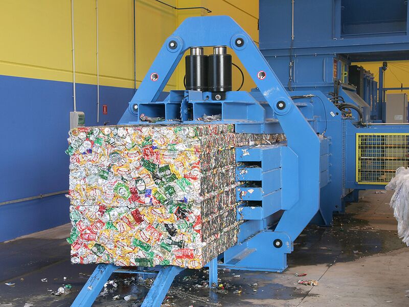 Presning af metalballer - kanalballepresser