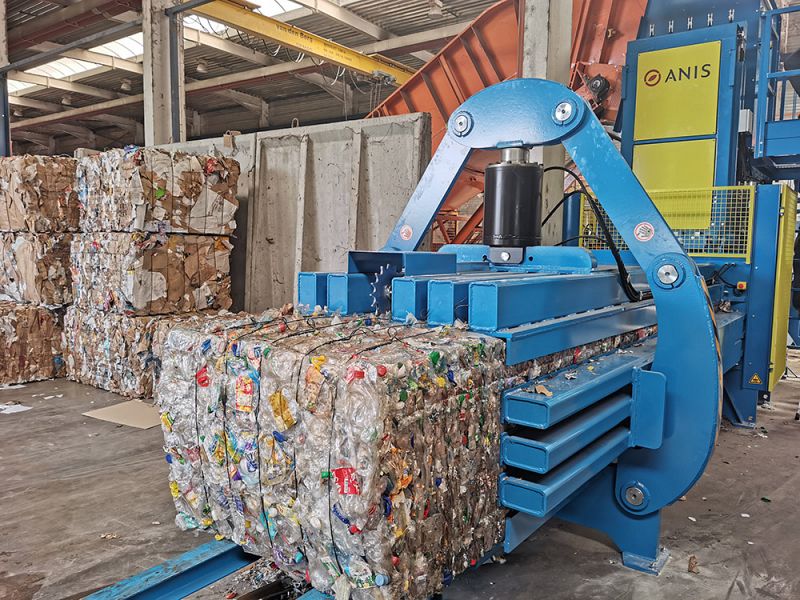 Kanalballepresser - presning af PET-flasker