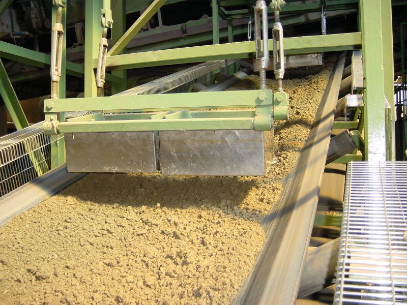 Frasortering af søm og skruer - metalsortering