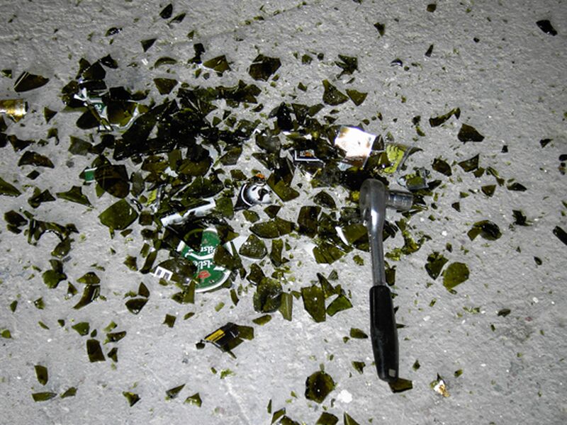 Output flaskeknuser - knust glas