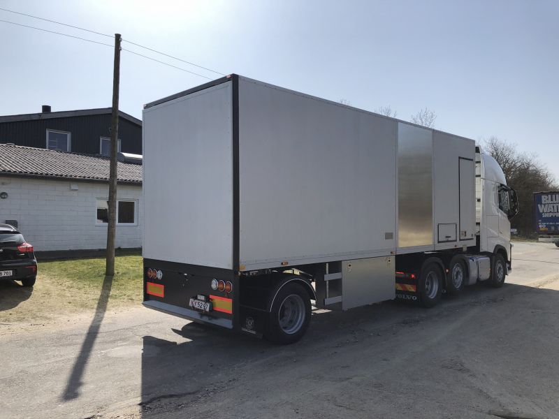 Sikkerhedsmakuleringstrailer forlader fabrikken