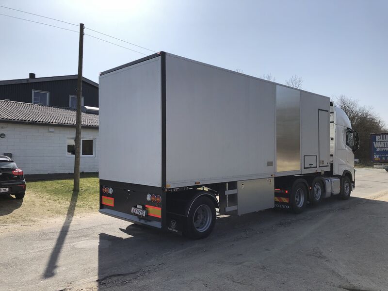 Sikkerhedsmakuleringstrailer forlader fabrikken