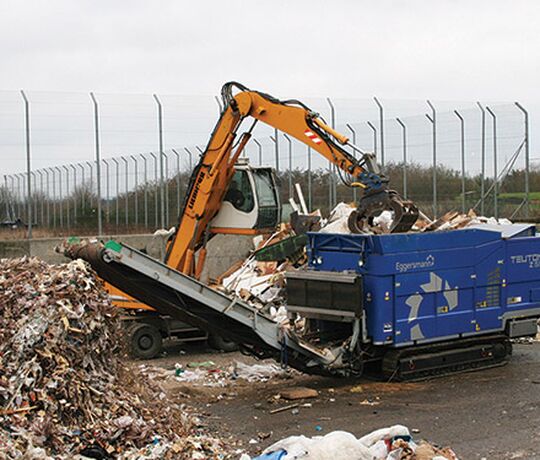 Ny maskine på affaldscenter
